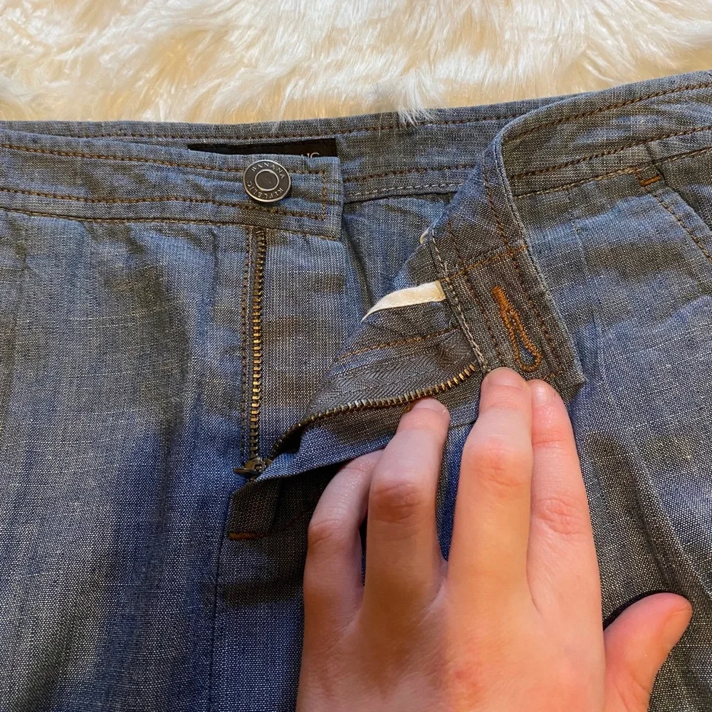 Banana Republic cute blue denim skirt size 0 petite